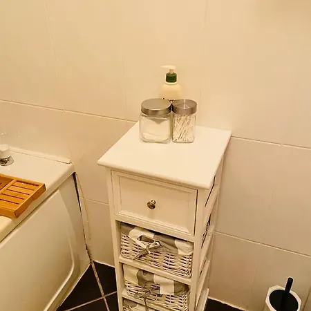 A In Central Park Apts *