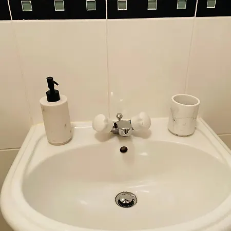 A In Central Park Apts בית אירוח Carrick on Shannon