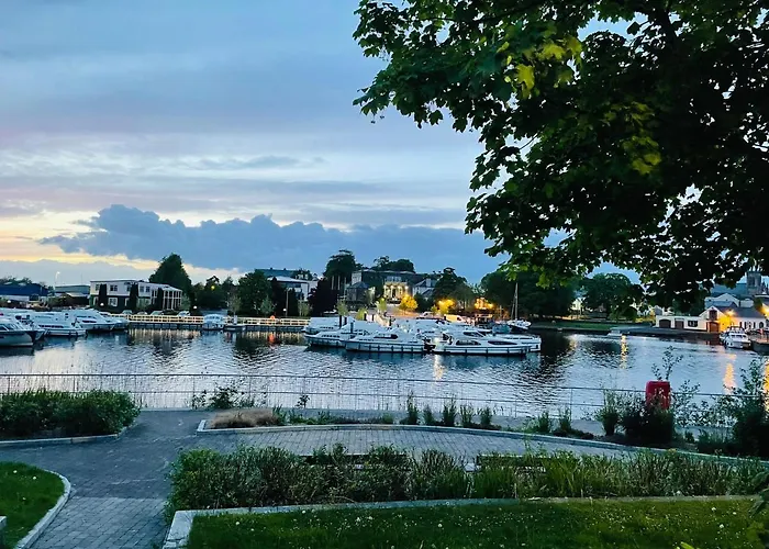 A In Central Park Apts *