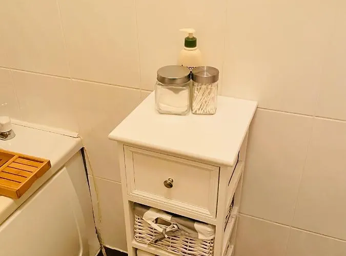 A In Central Park Apts *